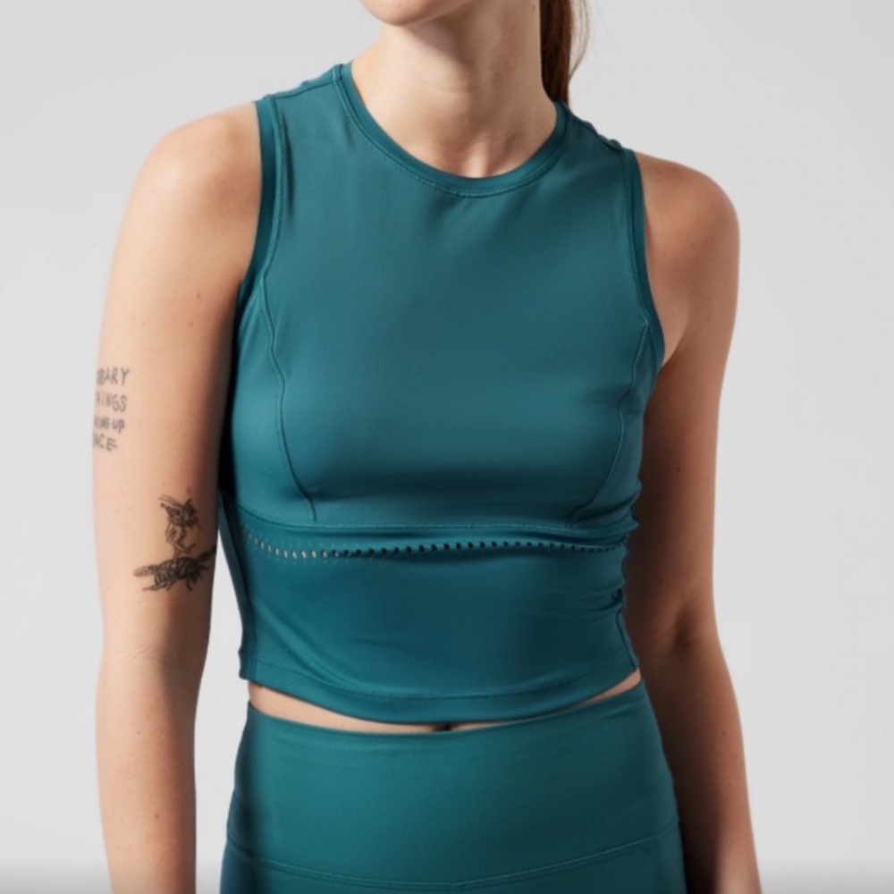 Athleta Levitate Tank Cropped Crew Neck Workout Yoga Borealis Green Large